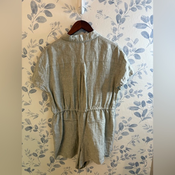 C&C California 100% Linen Collared and Tie-Waist Romper Short Sleeve Large. - Picture 3 of 6